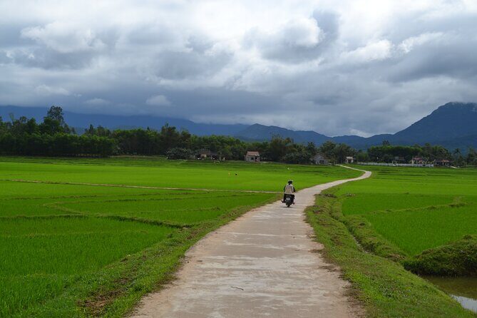 Adventure Bike Tour from Hoi An - Small-group perks and guides: Thai, Tram, and Hang
