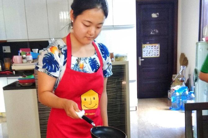 Best cooking class in Hoi An with Jolie (JHA3) - Meet the chefs: Hannah, Rosie, Katie, and Kelly in the teaching style