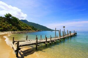 Cham Island Tour Snorkeling -Sunbathing - Nice Beach - Speedboat - Cu Lao Cham Museum and Au Thuyen: the island side people often skip