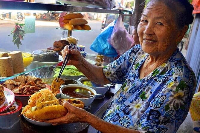 DA NANG to Hoi An Rural Villages and River Islands PRIVATE TOUR - Duy Vinh coffee break: why the pause is part of the experience