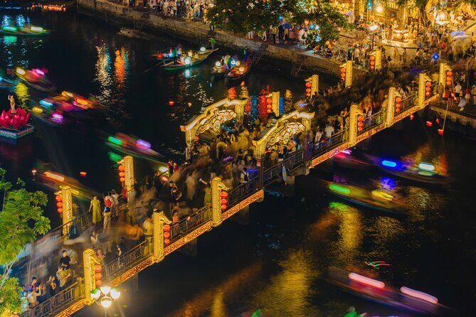 Discover Hoi An by Bamboo Basket and Lantern Boat - Lantern time in Hoi An Ancient Town: your paper lantern moment