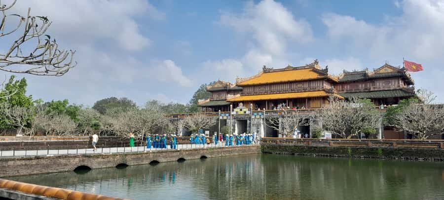 From Hoian & Danang: Hue City Tour with HaiVan Pass - Lunch in Hue: what’s included and what to watch for