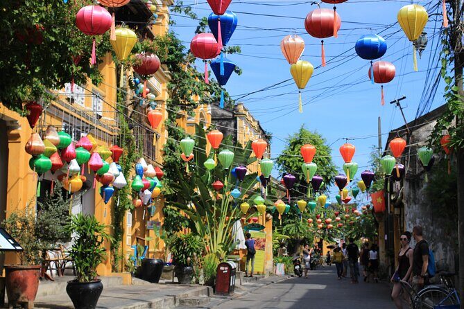 Hoi An Ancient Town - Night Market Street Food Tours By Night - Shopping along the route without losing your appetite