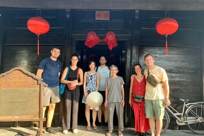 Hoi An Ancient Town Walking Tour with a Local - The Japanese Covered Bridge: a photo spot with explanations