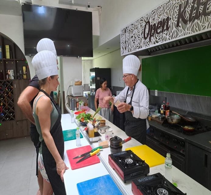 Hoi An Authentic Cooking Class with Pro Chef in Small group - Small Group Size and English Guidance: Why You’ll Actually Learn Steps