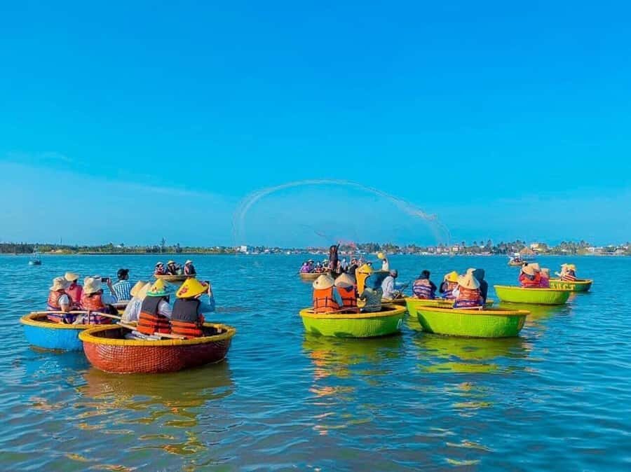 Hoi An : Bamboo Basket Boat Tour with Transportation - Paddling the basket boat and the race: when the tour turns playful