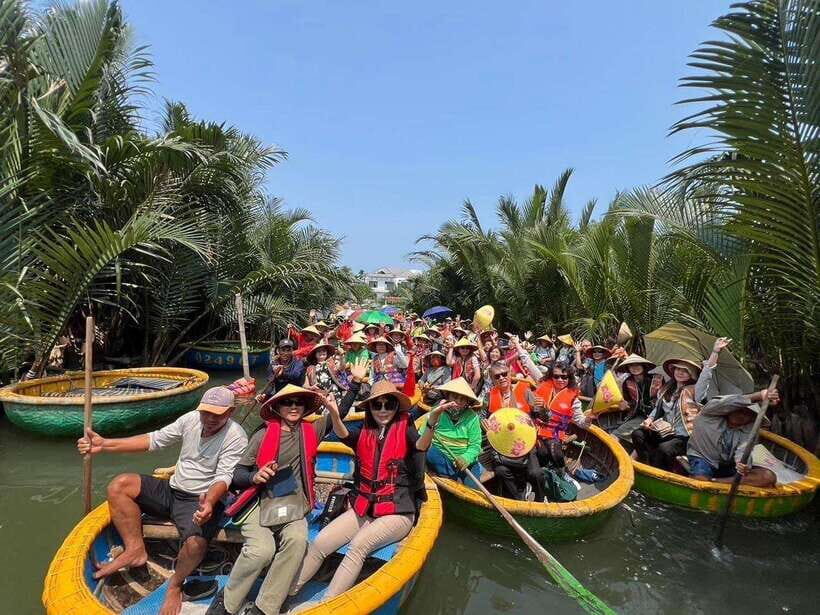 Hoi An: Coconut Basket Boat Ride by Hangcoconut - The Show on the Water: Boatman Performances, Artisans, and Karaoke