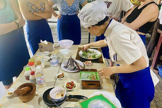 Hoi An Cooking Class with Local Chef - Vegetarian options that actually change ingredients