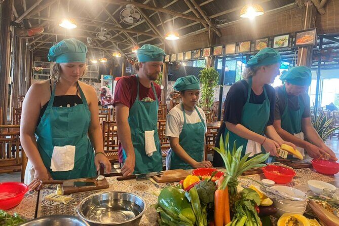 Hoi An Cooking Class With Market Tour and Bamboo Basket Boat Ride - Getting picked up in Hoi An and heading toward Tra Que