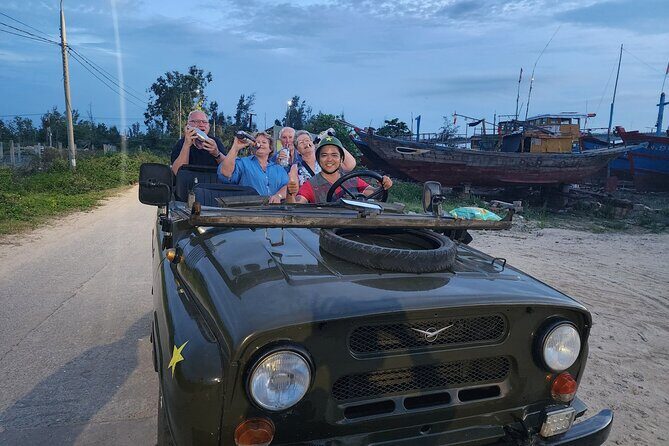 Hoi An Countryside Jeep Tour: Food, Culture & Daily Life - Tra Que Vegetable Village area: Hands-on crafts and lunch fuel