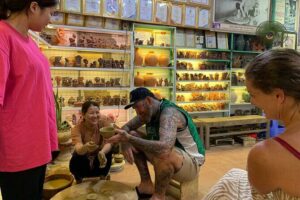 Hoi An Countryside PRIVATE TOUR - Highlights and Hidden Gems - Tra Que Vegetable Village: Hoeing and Watering the Organic Way
