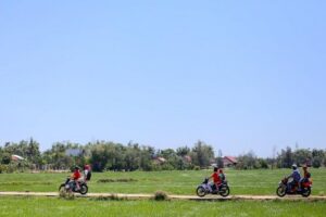 HOI AN Countryside - River Islands - Old Crafts - Local Culture - Cam Kim Island: Rice noodles and crackers with Mrs. Luan’s family
