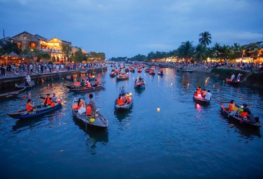 Hoi An : Hoai River Boat Trip by Night and Floating Lantern - Why this 20-minute Hoi An night boat feels worth it