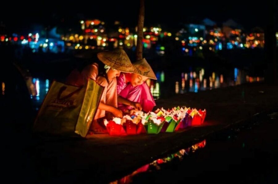 Hoi An : Hoai River Boat Trip by Night and Floating Lantern - Who should book this lantern boat trip (and who should skip)