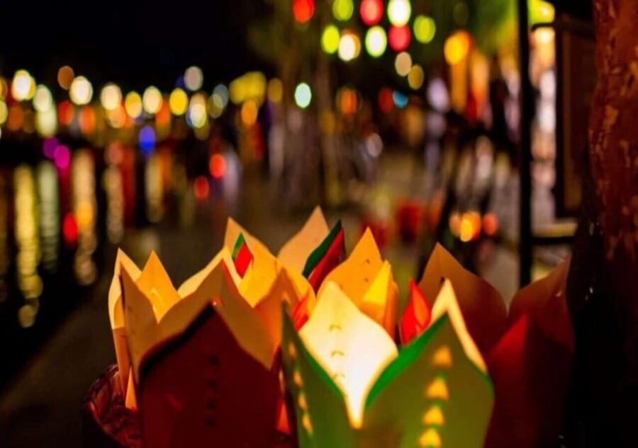 Hoi An: Hoai River Night Boat Trip and Floating Lantern - After the Boat: Night Market Stroll and Souvenir Time