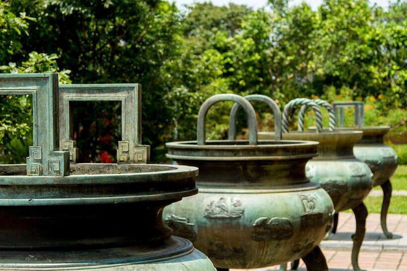 Hoi An: Imperial Hue And Scenic Hai Van Pass Discovery Tour - Lunch at Y Thao Garden: included, convenient, and not too fussy