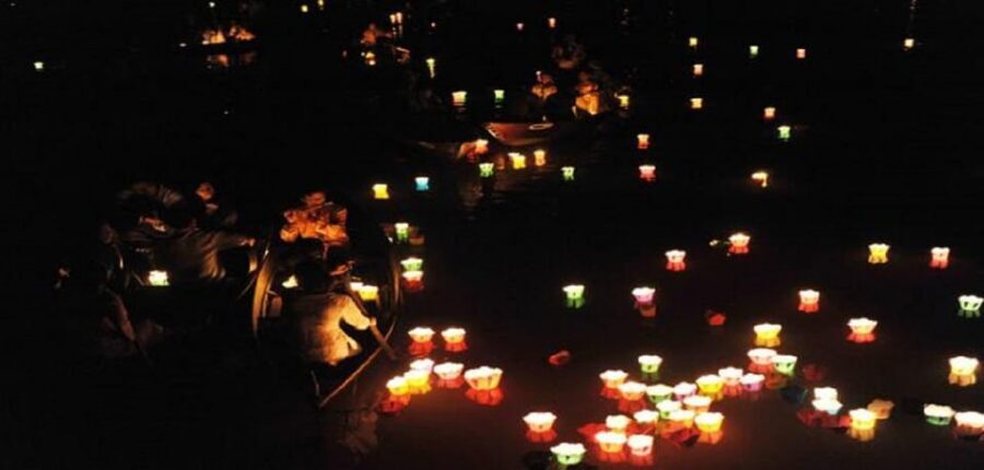 Hoi An Lantern Boat Ride on the Thu Bon River - Photo tips for glowing river shots (without wrecking the vibe)
