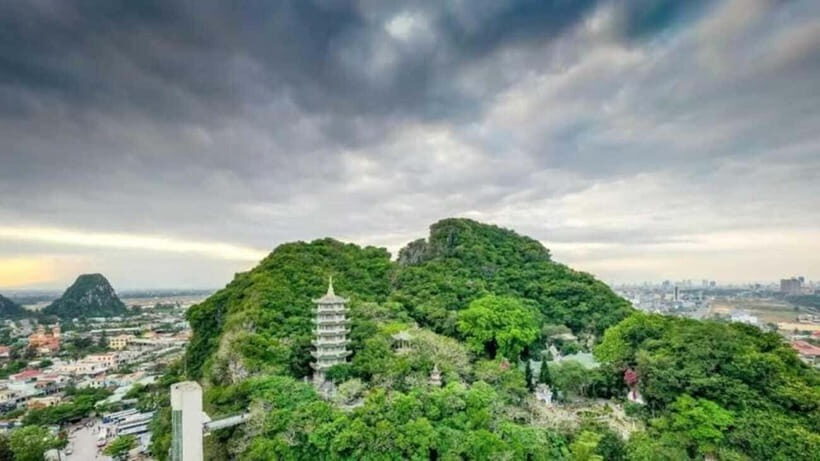 Hoi An: Marble Mountain, Am Phu Cave and Monkey Mountain - Linh Ung Pagoda and the Lady Buddha: a spiritual landmark you can photograph well