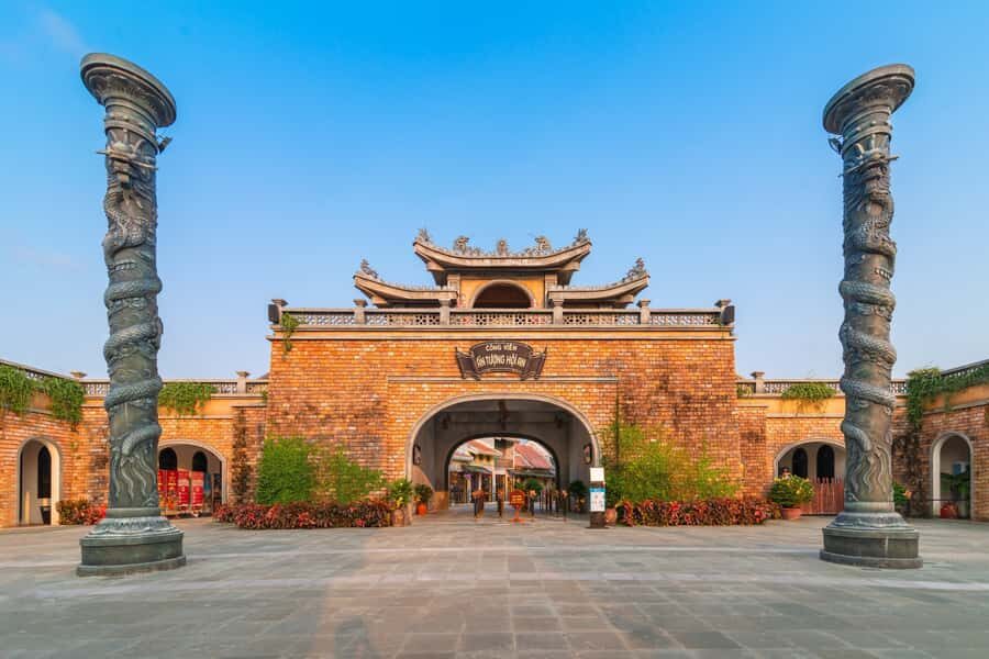 Hoi An Memories Show & Hoi An Impression Theme Park Ticket - Getting there from Hoi An Old Town: walk, grab, and boat options