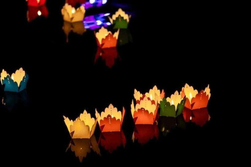 Hoi An: Private night boat Trip & release lantern on river - The 15-Minute Hoai River View: Old Town From a New Angle