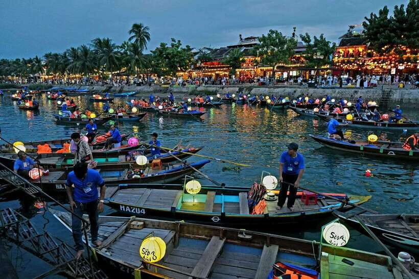 Hoi An: River Lantern Boat Experience with Free 5G eSIM - Meeting at 153 Trần Phú: start where it’s easy
