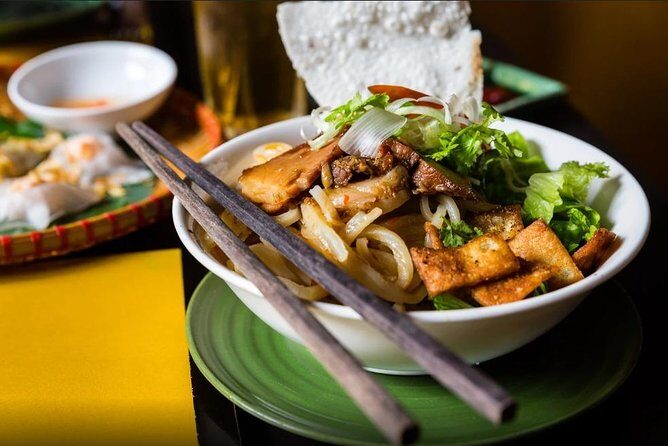 Hoi An Street Food Tour- Eat Like A Local - Stop 4: Madam Khanh banh mi queen and the Anthony Bourdain link