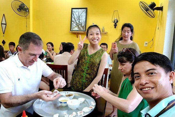Hoi An Street Food Tour- The Real Taste Of Hoi An - Stop 5: Ba Le Well BBQ to close the meal strong