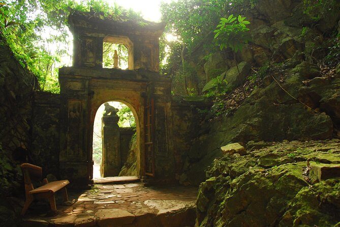 Hoi An To Hue By Private Car via Hai Van Pass, Golden Bridge - Lap An Lagoon: short stop, strong “mountain meets ocean” feeling