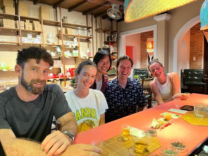 Hoi An Vegan Food Tour - Meeting at Hoi An Post Office and walking the right amount
