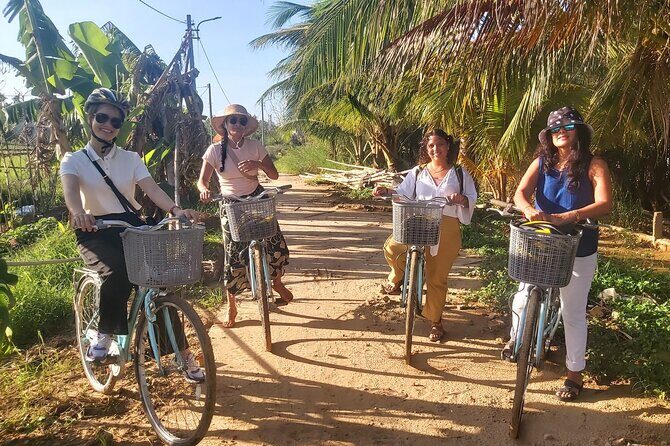 HOI AN Vegetable Village, Basket Boat, Palm Forest PRIVATE TOUR - Cao Lau noodles stop: the Hoi An-only taste test
