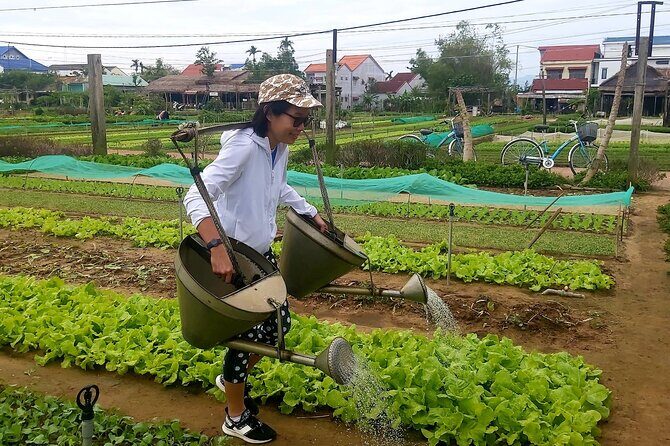 HOI AN Vegetable Village, Basket Boat, Palm Forest PRIVATE TOUR - Cẩm Thanh basket boat ride: what makes the round baskets special