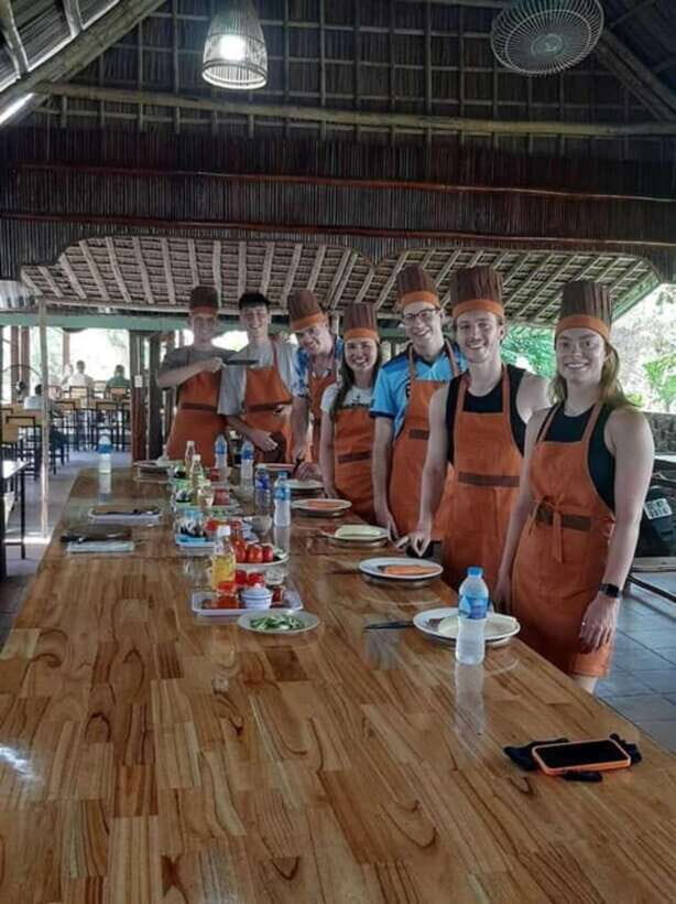 Hoi An : Vietnamese Cooking Class with Phở and Eco Tour - Restaurant break and welcome drink: the calm before the cooking starts