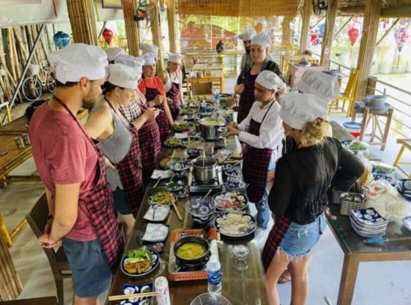 Hoi An : Vietnamese Cooking Class with Phở and Eco Tour - What you’ll eat: sharing your food and sampling each other