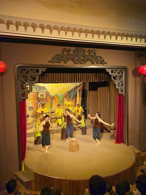 Hoian Old Town - Immersive Free Walking Tour - Phung Hung Ancient House and the Performance Art Center