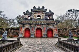 Hue City Tour From Hoi An- Hue Day Tour From Hoi An - Hai Van Pass and Lang Co Beach: short stops, big payoff