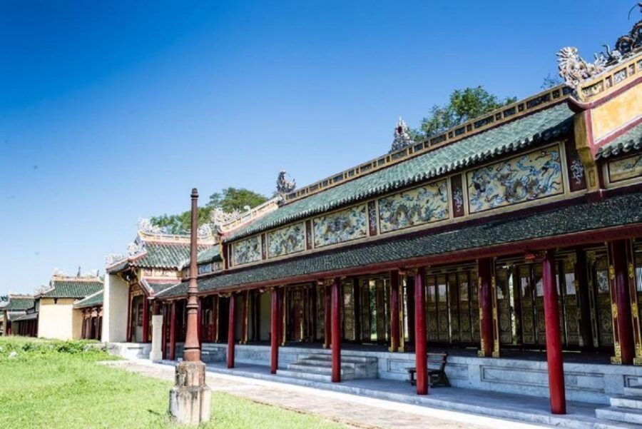 Hue City Tour with Dragon Boat from Hue or Danang or Hoi An - Entering the Imperial Citadel and the Forbidden Purple City