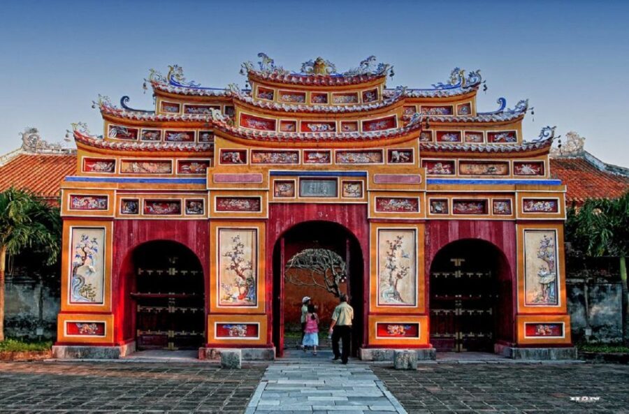Hue City Tour with Dragon Boat from Hue or Danang or Hoi An - The road to Hue: Hai Van Pass and Lap An Lagoon stops
