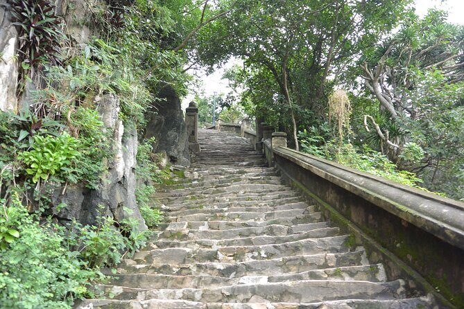 Marble mountain, Monkey Mountains with Cruise Trip on Han River - Dinner at a local restaurant: the secret to making the night cruise enjoyable