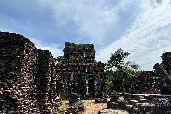 My Son Sanctuary and Hoi An Walking Tour - Pickup, Timing, and Group Size: How Logistics Affect Your Experience