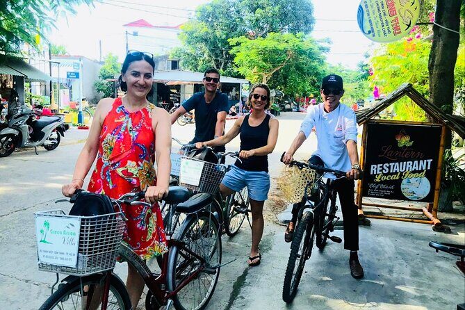 Private cooking class tour with Master Chef - Hitting the Hoi An Food Market (and Buying Ingredients Like a Local)