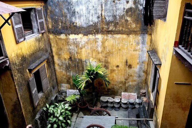 Private Food Tour and Hidden Gems in Hoi An - Banh xeo and banh mi vibes: pancakes that come with attitude