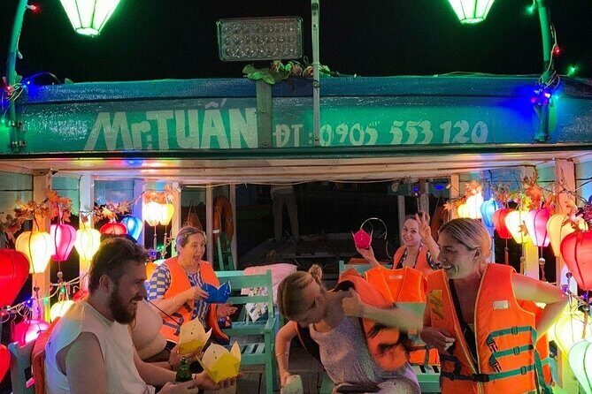 PRIVATE Hoi An Ancient Town - Night Market Street Food By Night - Pickup and private-group comfort
