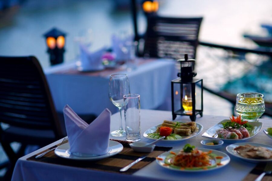 Romantic Sunset Dinner Cruise in Hoi An - Timing and Group Size: Why the “Small Boat” Feel Matters