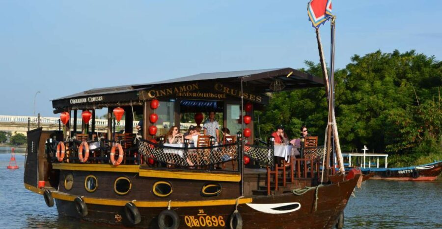 Romantic Sunset Dinner Cruise in Hoi An - The Sunset Window: Cocktails, Music, and the Observation Deck