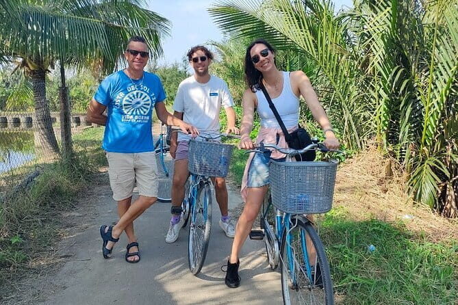 Small Group Bicycle Tour with Farming and Fishing Experience - Lunch at Mr Cu’s home: fresh rice milk and banh xeo