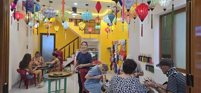 The Lantern Lady: Traditional Lantern Class in Old Town - Timing and Location: What to Plan for in Central Hoi An