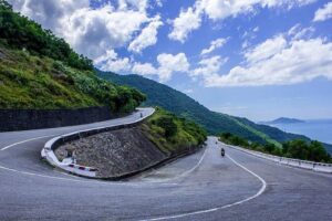 Top Gear Hai Van Pass between Hoi An or Da Nang to Hue - Timing and what 4–7 hours really feels like